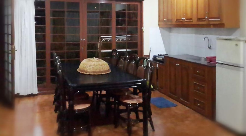 Villa Kota Bunga Ade