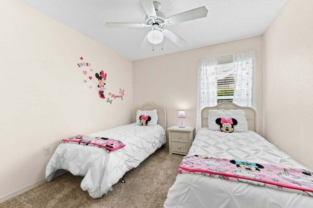 Oak Island Gem Cozy 4br Pool Home Near Disney 4 Bedroom Villa