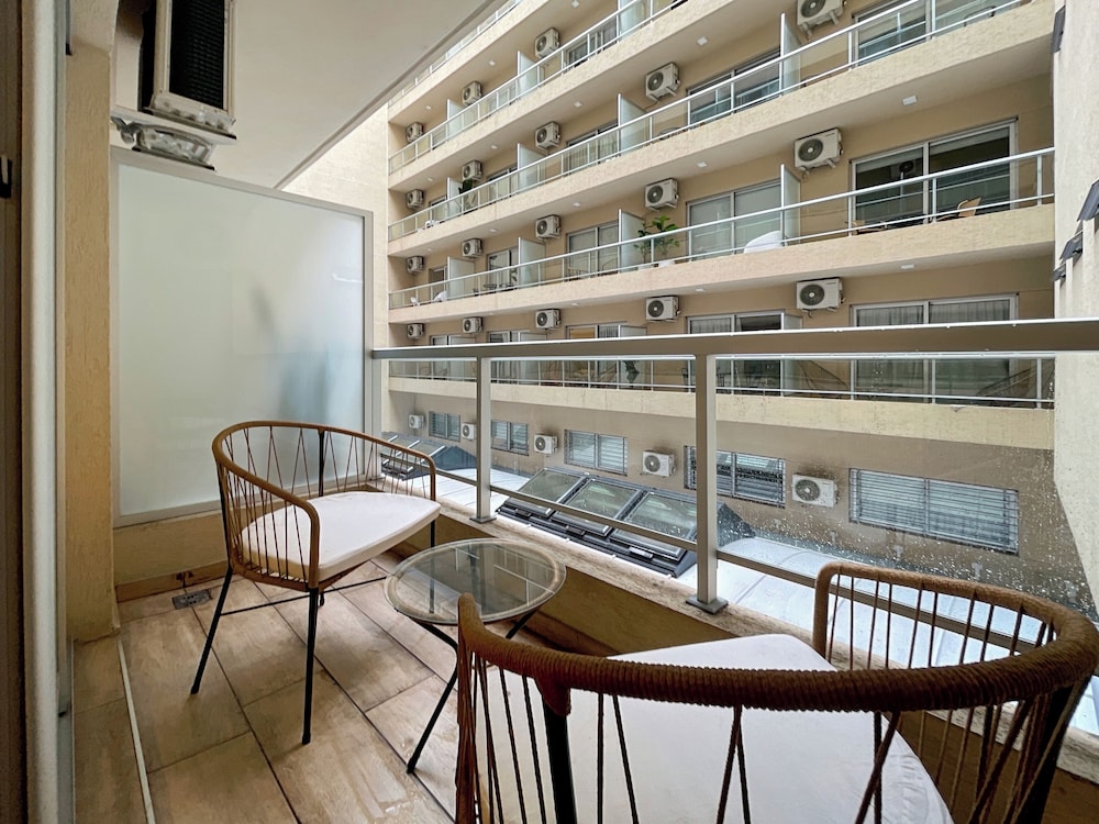 Ayres Suites Moreno