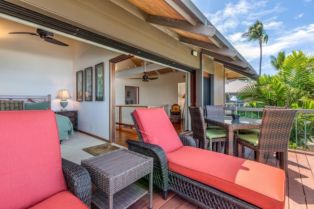 Air-conditioned Ocean Front Hawaii Townhome! - Sleeps 6 - Vrkcv