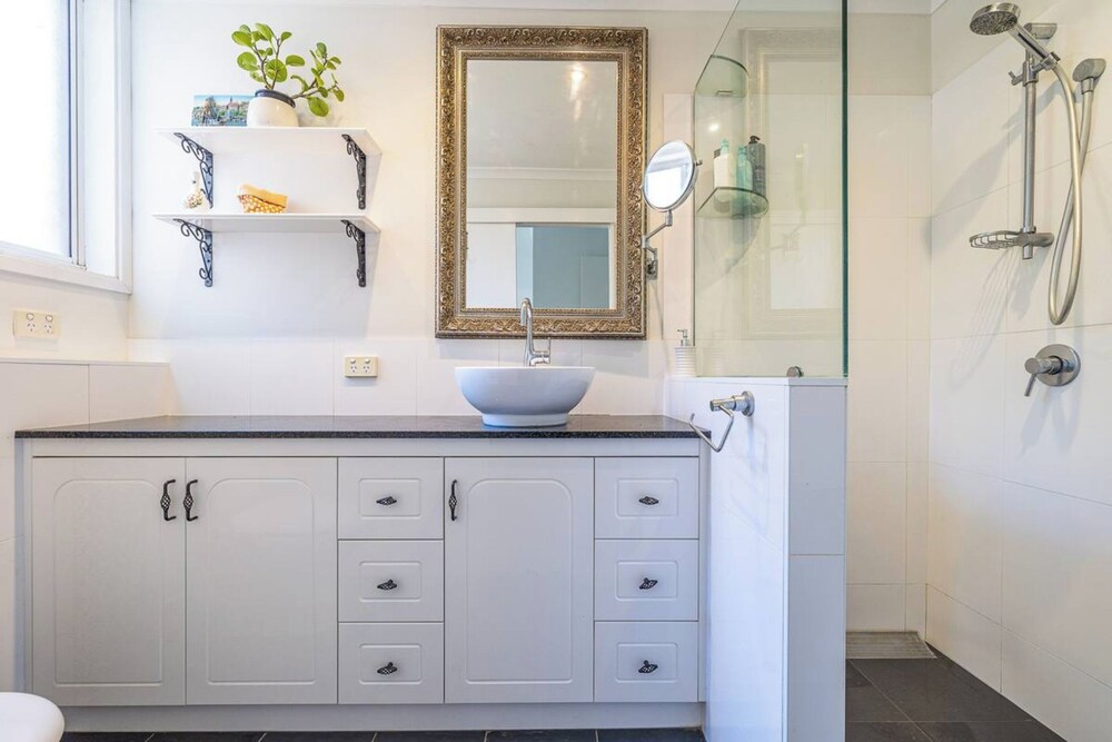 Gorgeous & Family Friendly 4 Bedroom Home