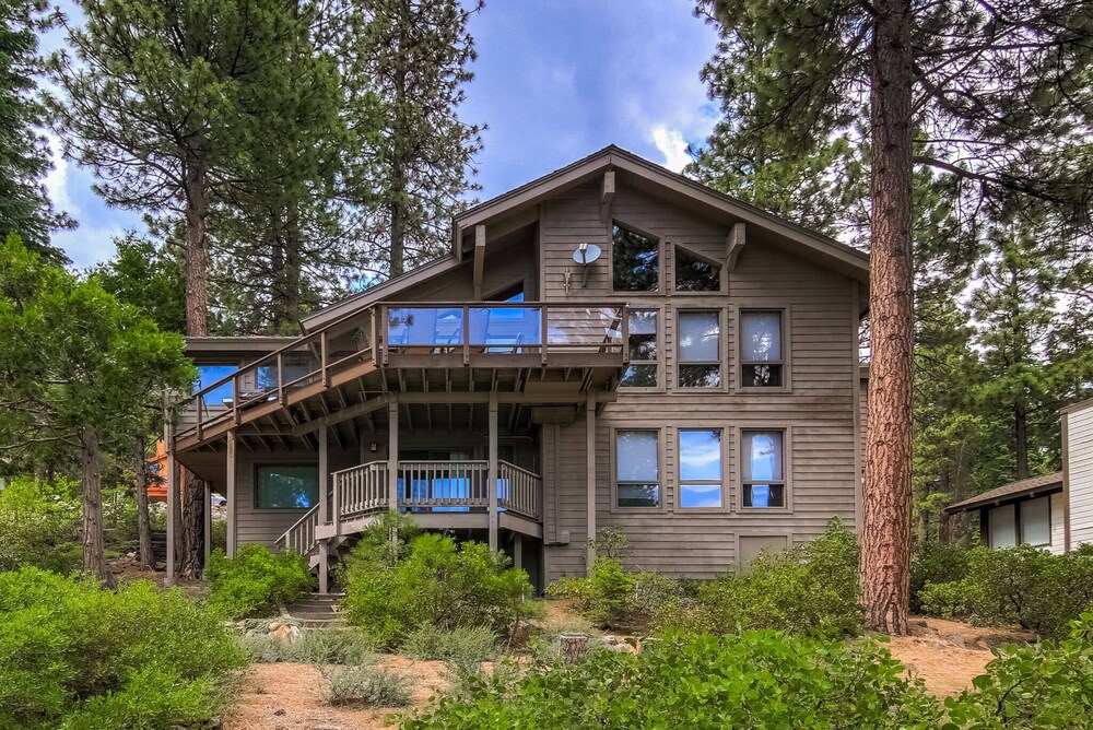 Lakeview Getaway view 5