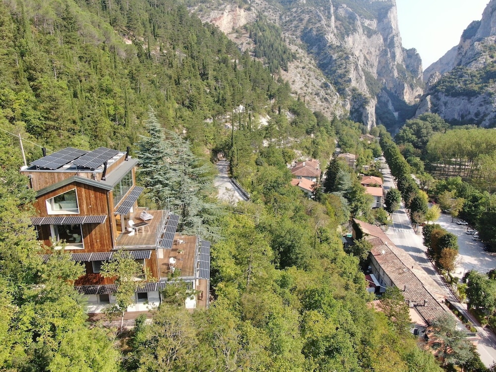 LA FORESTALE Luxury Ecolodge