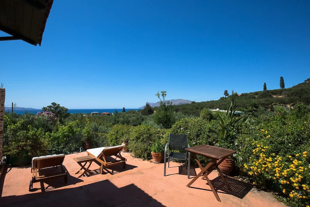Sofiana s Garden Retreat w Private Pool