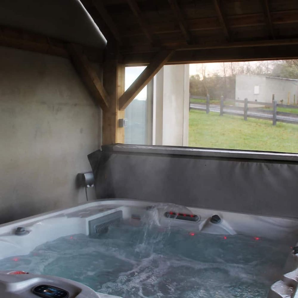 Forest View House Hot Tub Sleeps 9