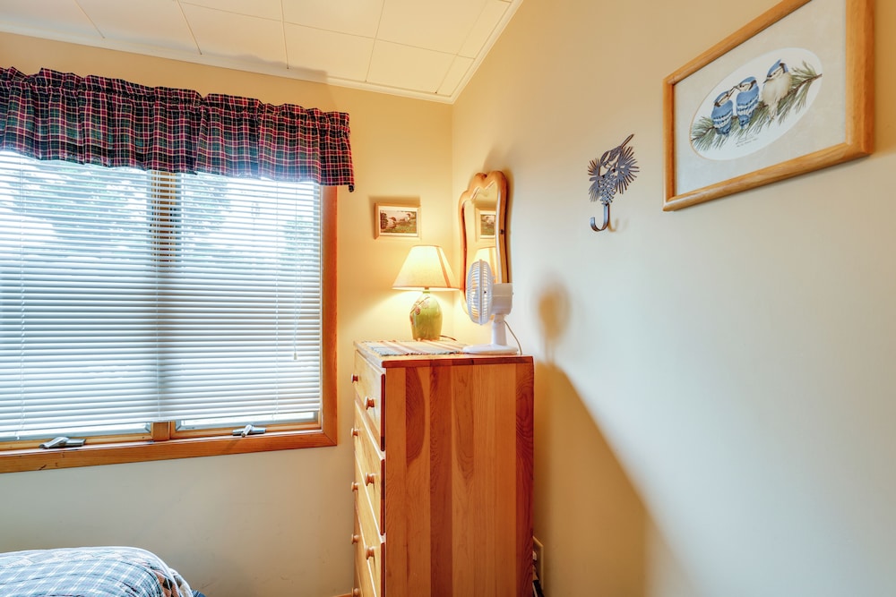 Waterfront Cottage on Lake George w/ 2 Docks!
