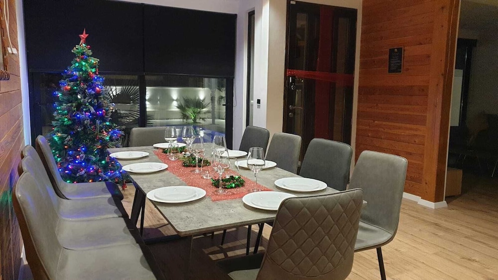 La Mirage Group Villas