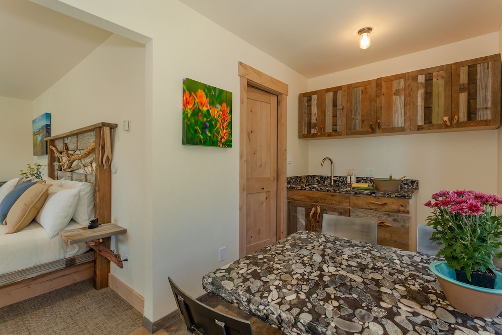 Tahoe Vistana Inn - Property Image 5