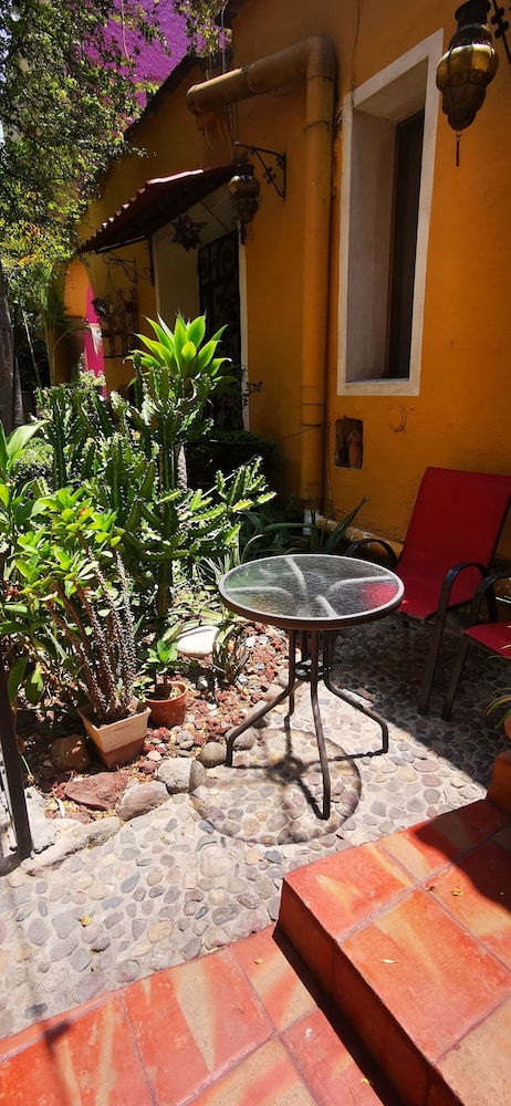 Hotel Rosa Morada
