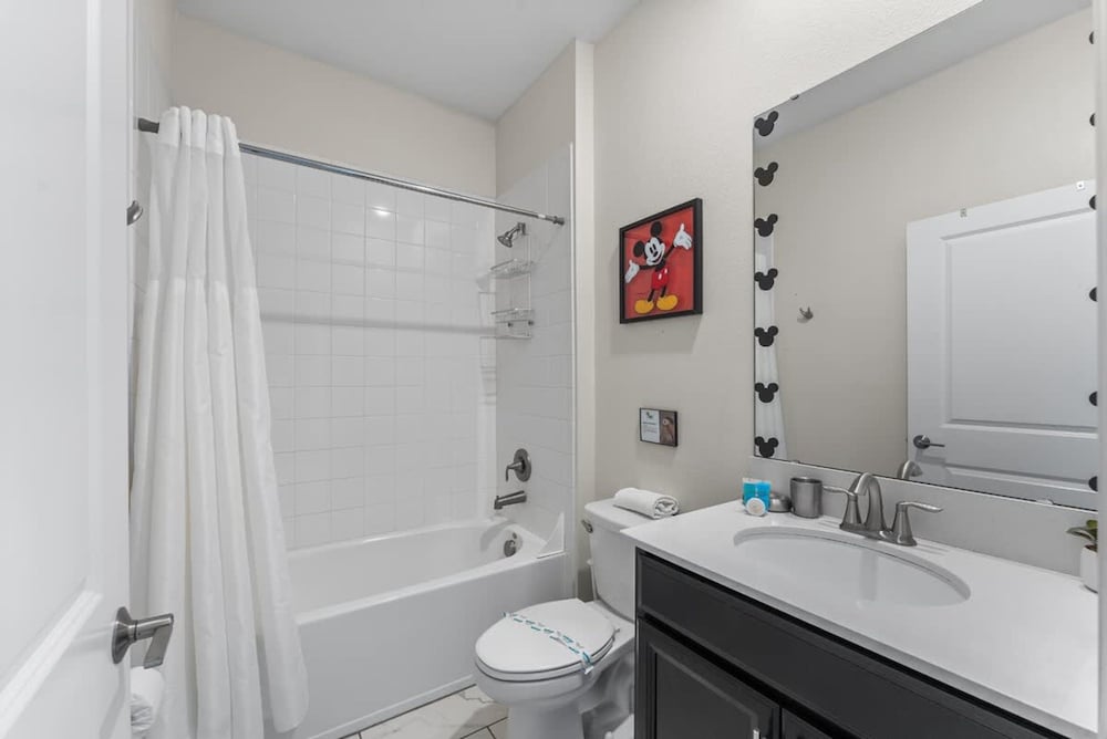 Exclusive Luxe Single Family 6 BR Sl2765