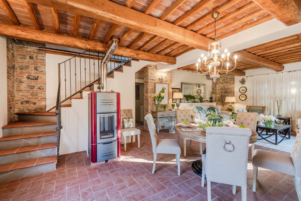 Valle del Sole Winery Farmhouse