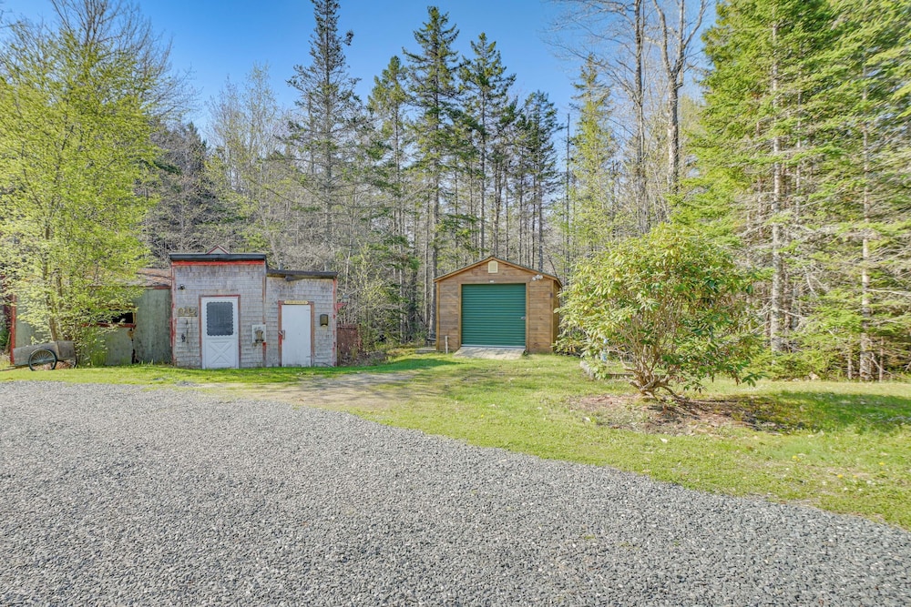 13 Mi to Acadia: Artistic Retreat in Nature
