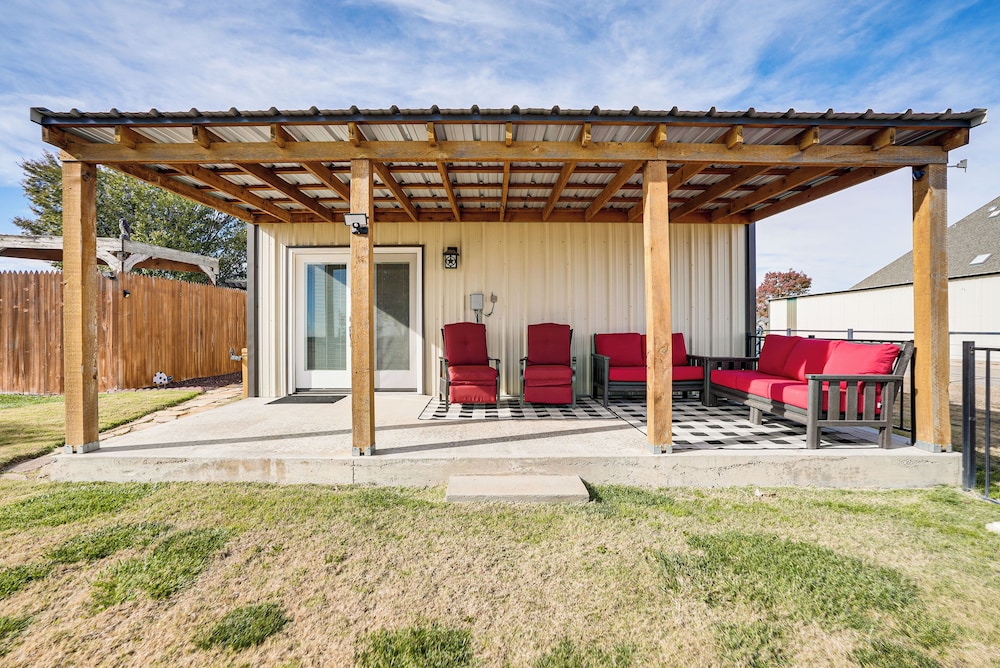 Fenced Yard: Modern Barndominium in Amarillo!