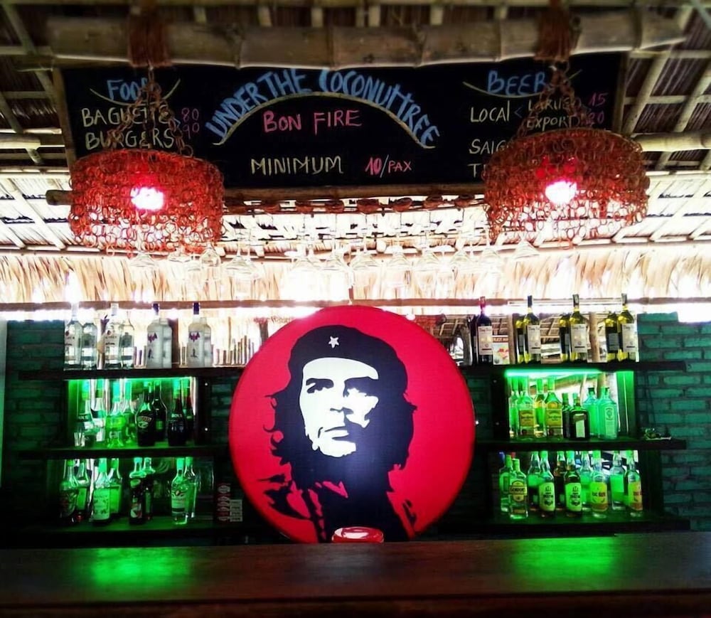 Under the coconut tree - Hostel