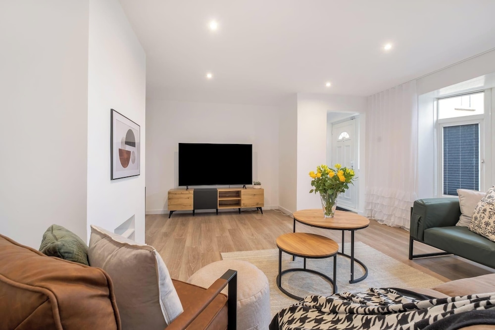 Bluebell House - Sleeps 5 - Garden - Parking