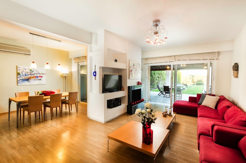 Antonoglou Beach Villas, Gennadi