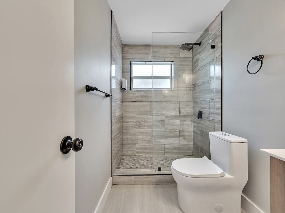 Cozy 1BR Seaside, Steps to Hollywood Beach & More