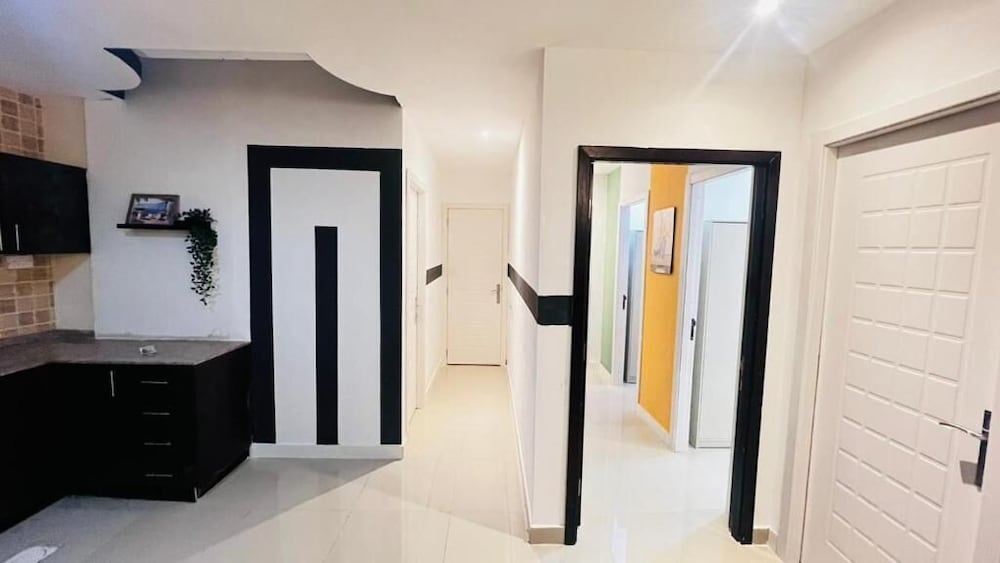 Escape Partition Room in AlBarsha1