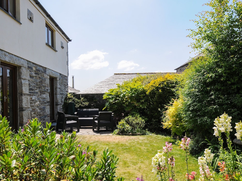 Great Brightor Cob Barn