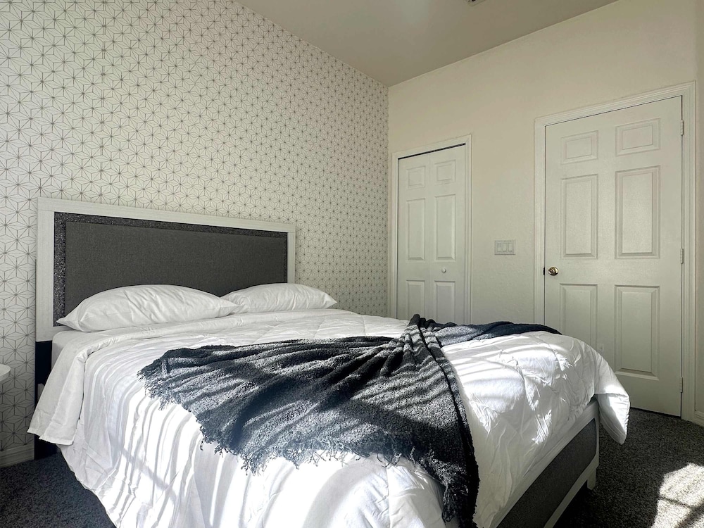 Family Villa 5 Bedroom Near Disney World
