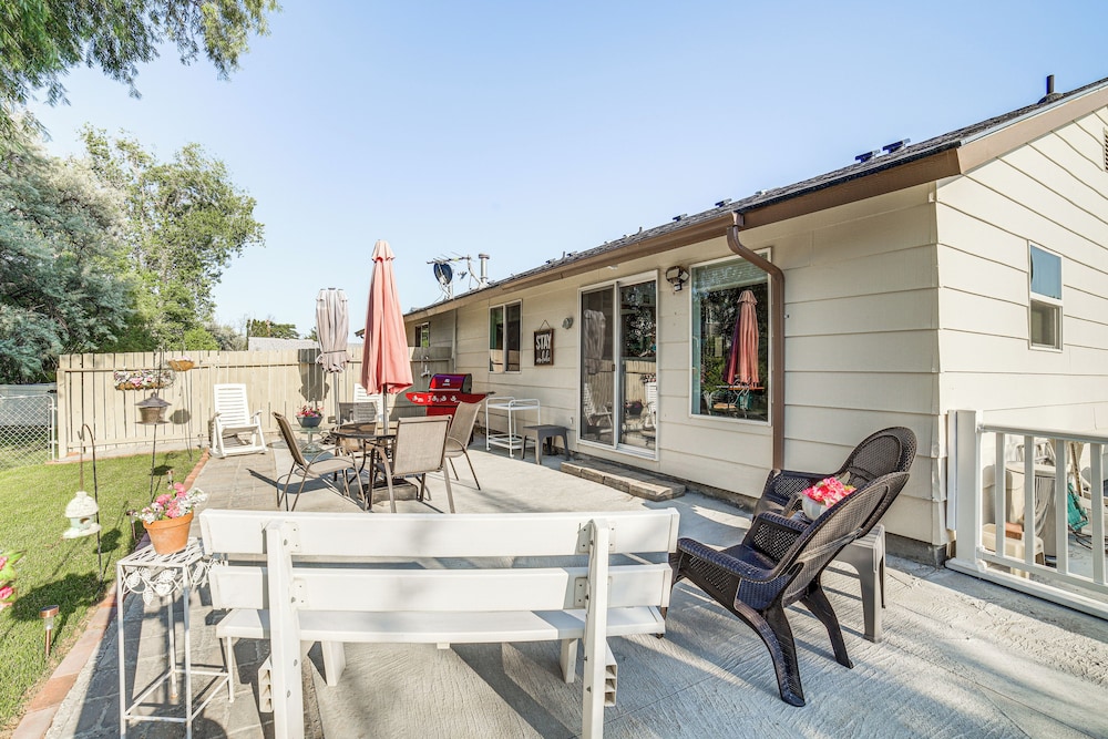 14 Mi to Meridian: Water-view Retreat w/ Patios!