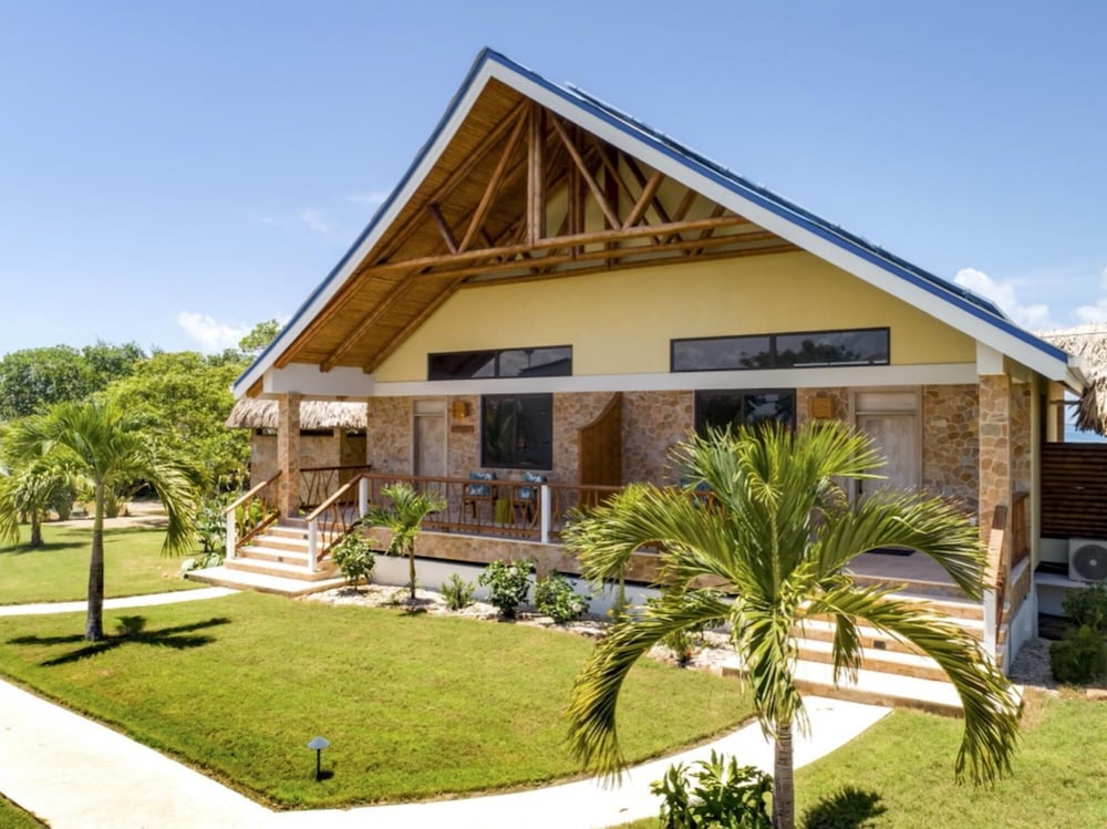 Incredible All-inclusive Luxury Private Island Resort in the Caribbean