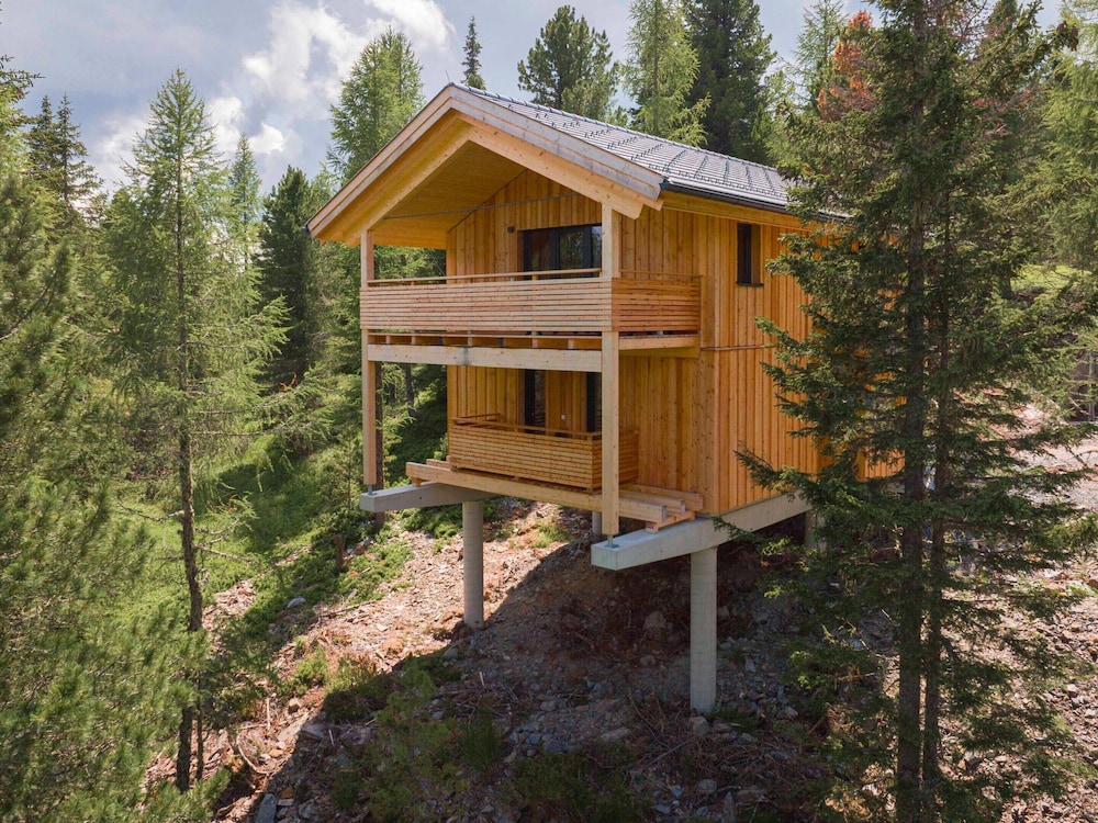 Superior Chalet With Sauna and hot tub