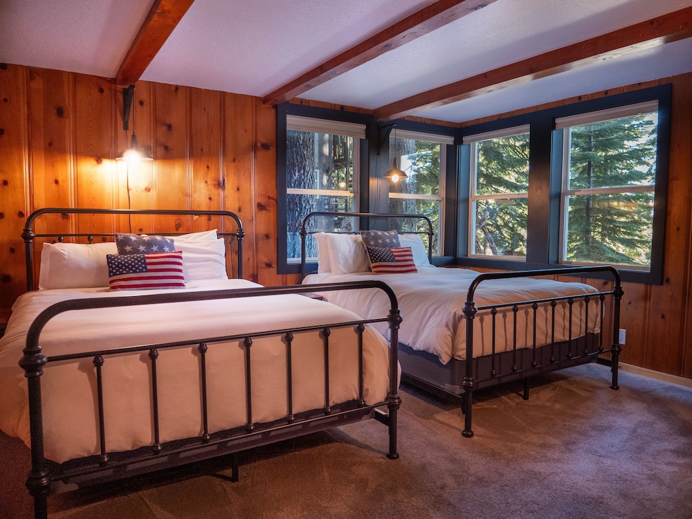 Bear Lodge