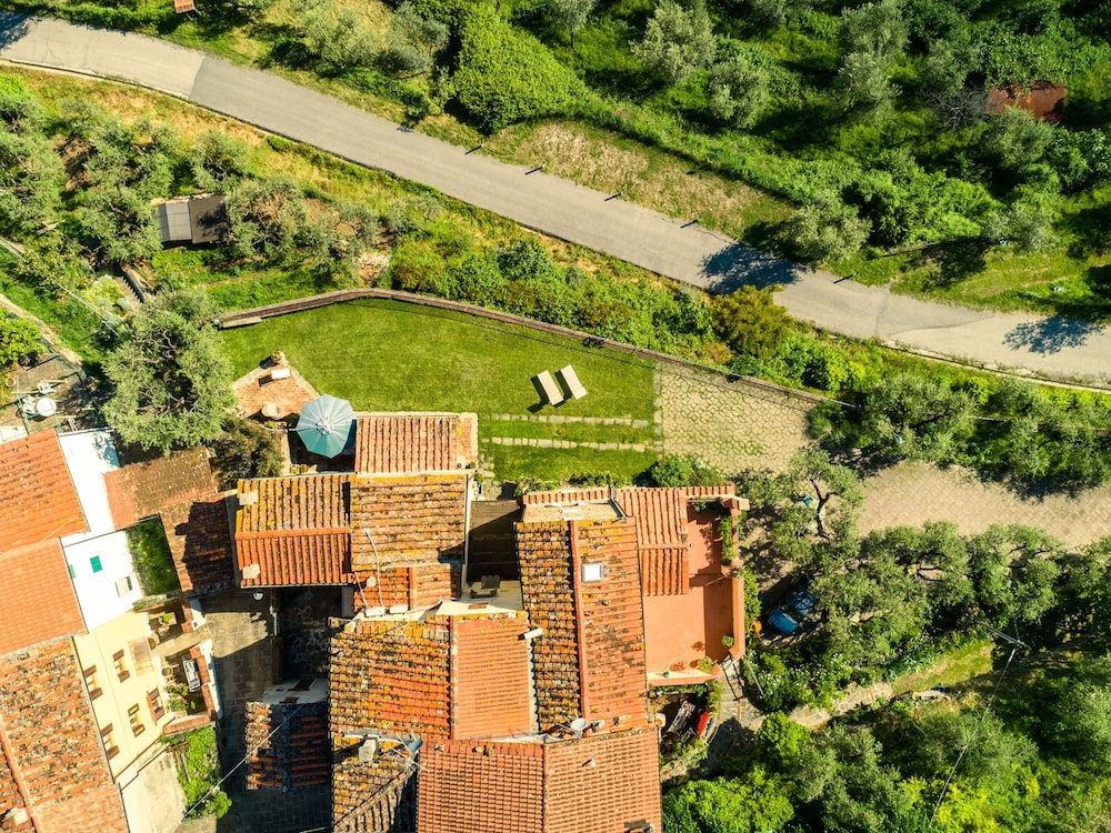 Beautiful Home in Lizzanello view 4