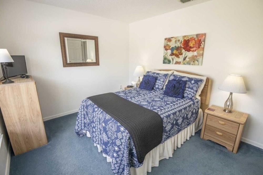Golf Community Private Pool! 3 Bedroom Home by RedAwning view 4