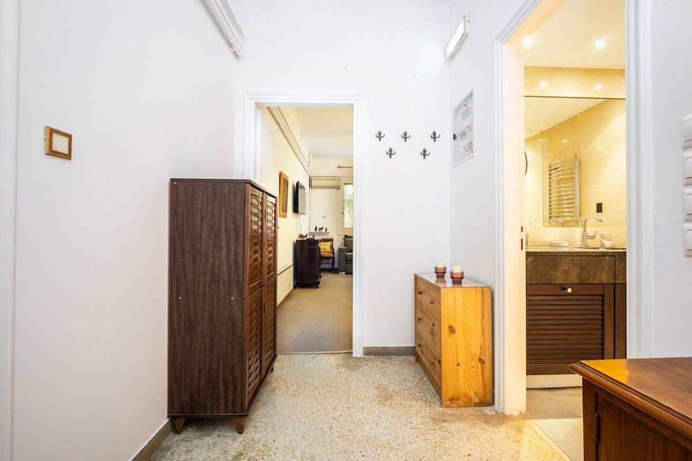 Central Athens 2 Bedroom Apartment in Kolonaki