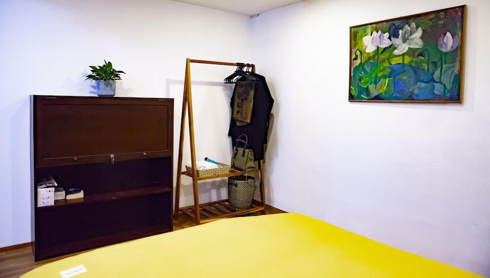 NQ Vintage House