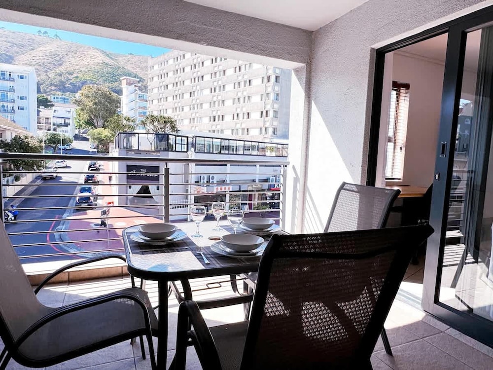 Spacious 1 Bedroom Apartment Atlantica Seapoint