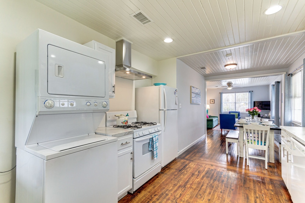 Charming Coastal Pensacola Home 1 Mi to Palafox St