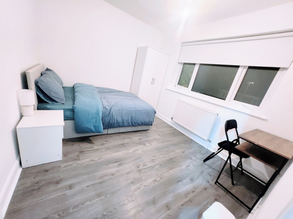 Bas Charming 3 Bedroom House