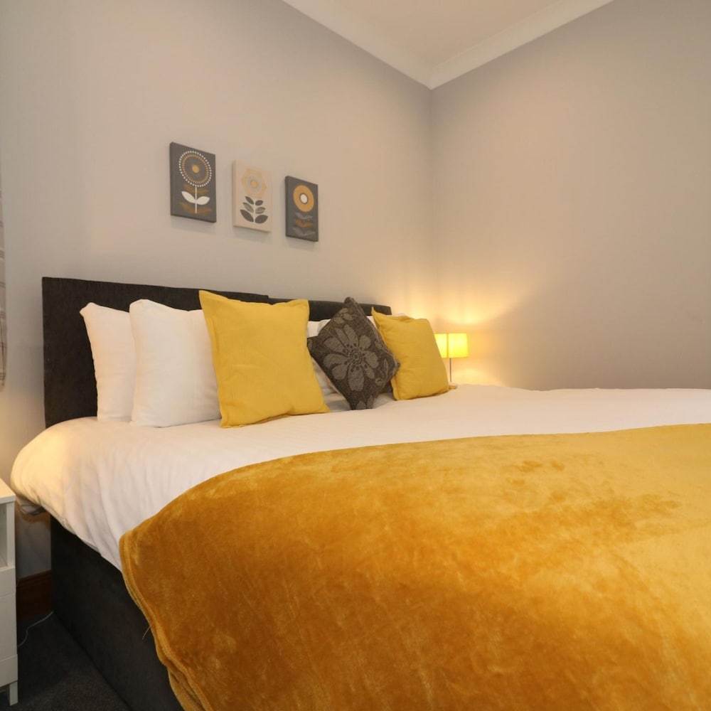 Greenlees Clubhouse 3 bed - Cambuslang view 3