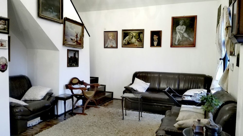 Lili's House