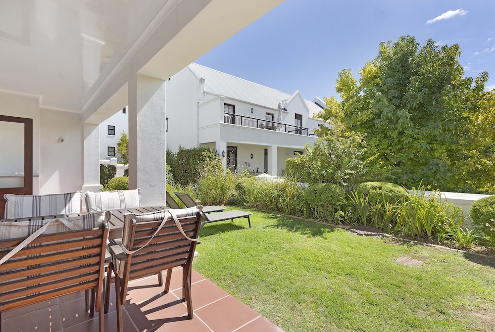 Winelands Golf Lodges at De Zalze