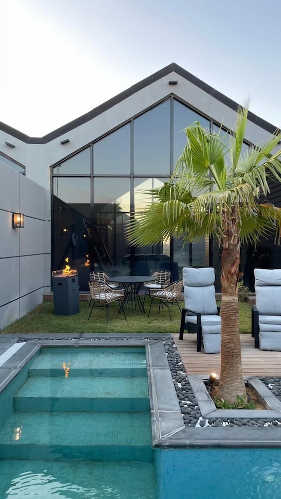 cottage chalet