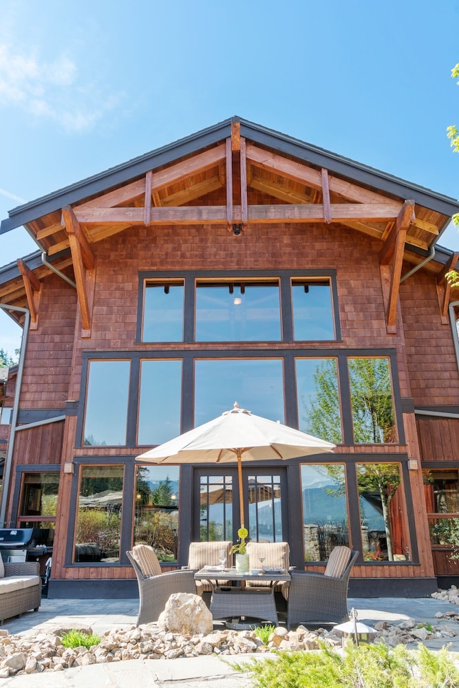 Carmel Beach Private Lodges