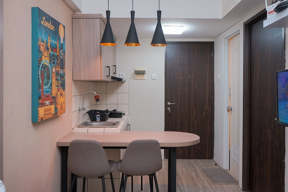 Good Place and Homey 2BR at Apartment Serpong Greenview