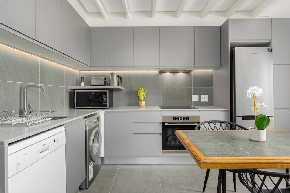 Stylish 1bed Secure Mountain Views