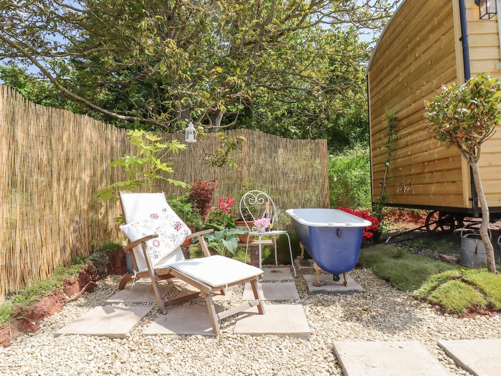 Coombe Valley Shepherd's Hut