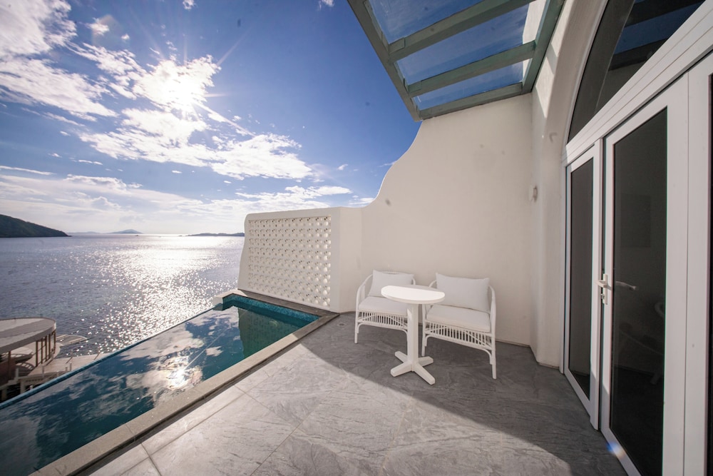 69 Resort & Beach Club by Loccal Collection, Labuan Bajo