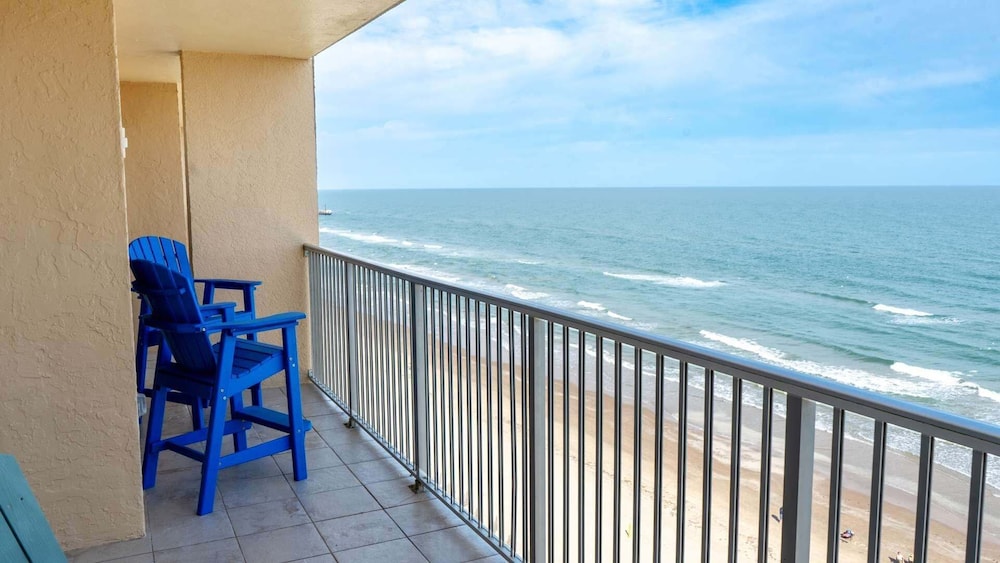 Penthouse Beachfront Views Renovated 4 Bedroom Condo