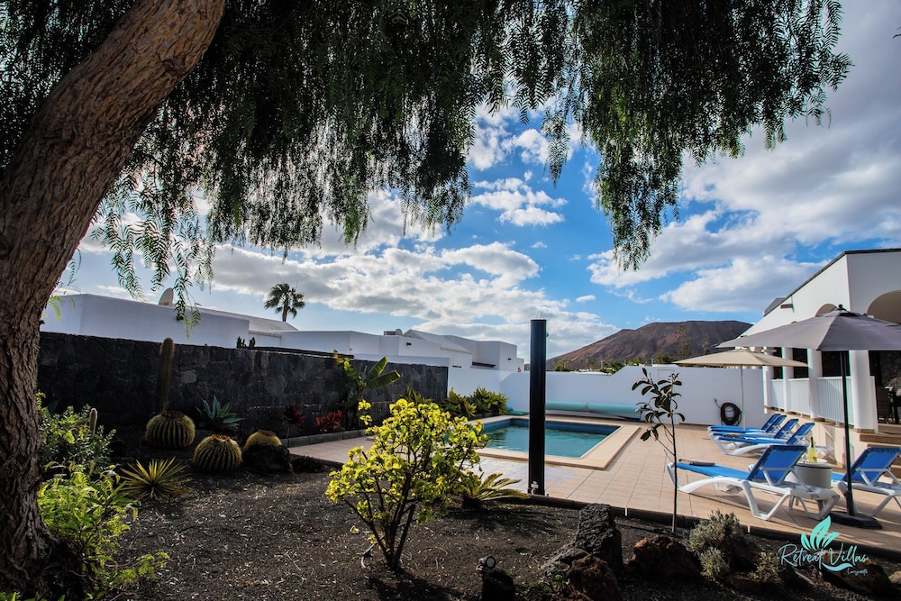 3 Bed Villa - Pool, Terrace, Bbq, Near Beach