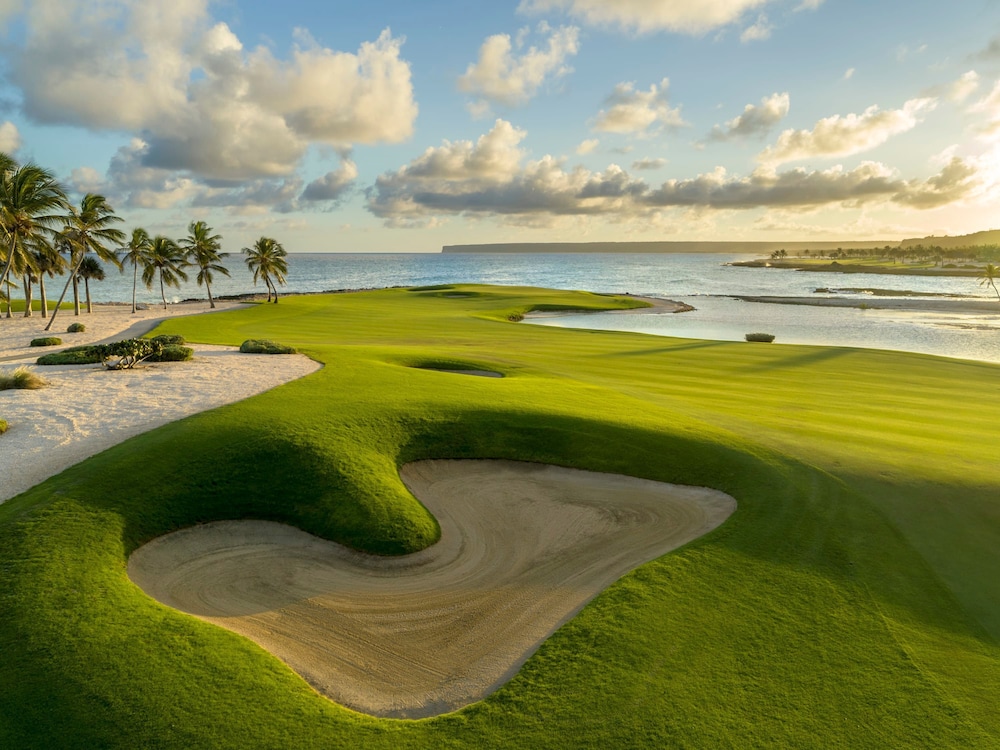 Oceanview Lux Villa - With Eden Roc Club Access view 4