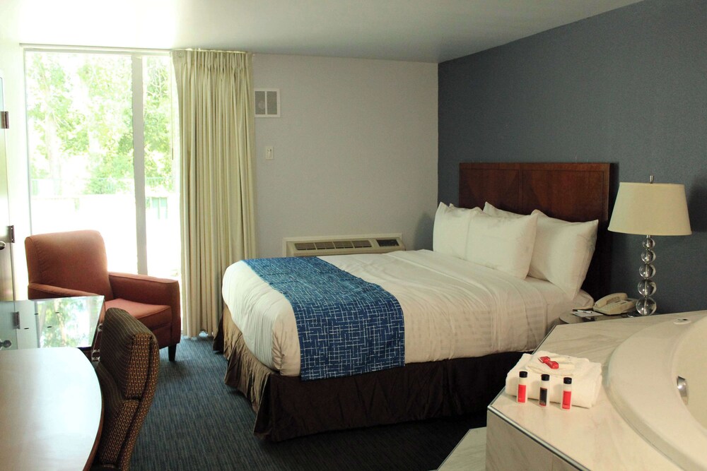 Travelodge by Wyndham Elkhart