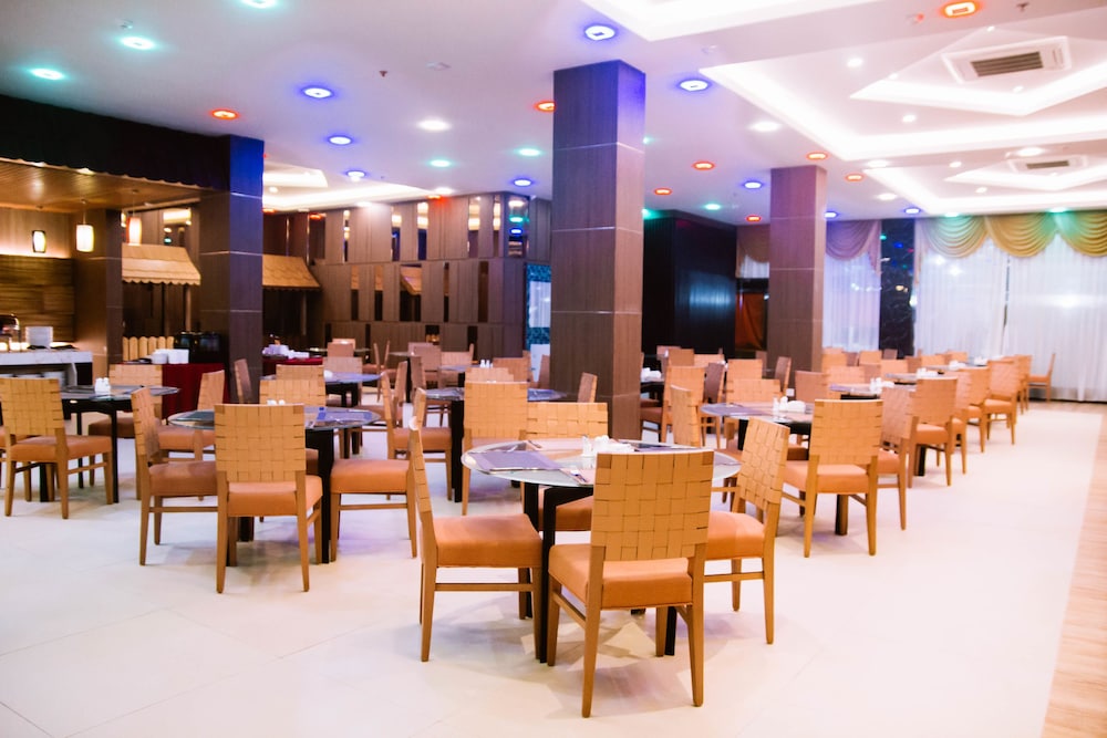 The Golden Bay Hotel Batam 45