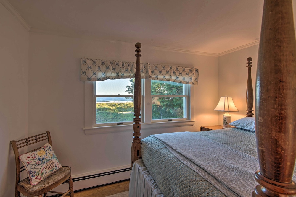 Expansive Beachfront Retreat w/ Outdoor Shower - Property Image 40